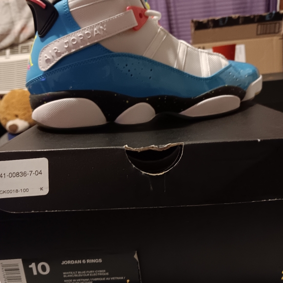 Jordan's - Picture 2 of 4